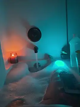 Snapshot of BiigMAMA_2025 chatting on December 1, 2025, 7:02 am BiigMAMA 2025 online show from December 1, 2025, 7:02 am