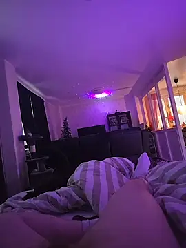 Snapshot of naughtyswecouple chatting on November 8, 2025, 1:33 pm naughtyswecouple online show from November 8, 2025, 1:33 pm