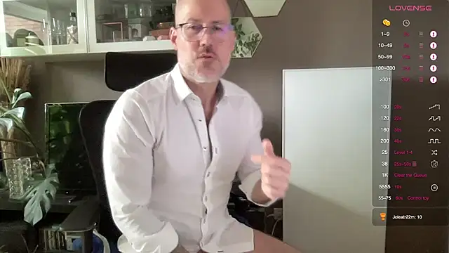Snapshot of the_new_fit_rubinho chatting on March 24, 2026, 8:30 am the new fit rubinho online show from March 24, 2026, 8:30 am