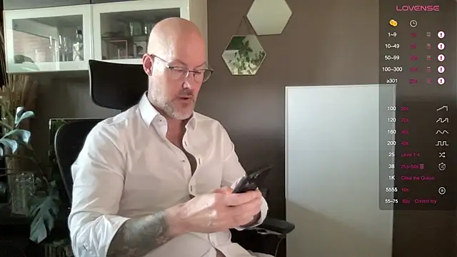 Snapshot of the_new_fit_rubinho chatting on March 27, 2026, 6:52 am the new fit rubinho online show from March 27, 2026, 6:52 am