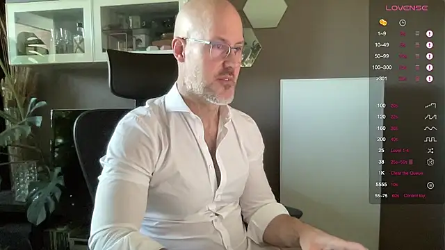 Snapshot of the_new_fit_rubinho chatting on April 8, 2026, 7:08 am the new fit rubinho online show from April 8, 2026, 7:08 am