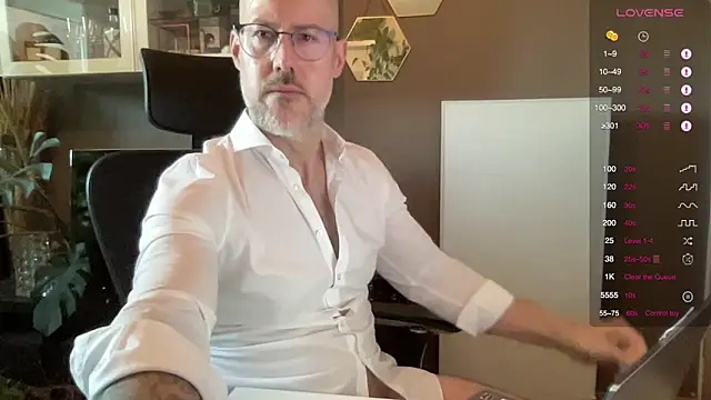 Snapshot of the_new_fit_rubinho chatting on April 9, 2026, 6:02 am the new fit rubinho online show from April 9, 2026, 6:02 am