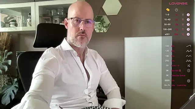 Snapshot of the_new_fit_rubinho chatting on May 7, 2026, 7:36 am the new fit rubinho online show from May 7, 2026, 7:36 am