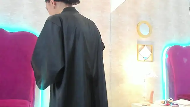 Snapshot of EllaEvanz chatting on February 1, 2026, 2:15 pm EllaEvanz online show from February 1, 2026, 2:15 pm