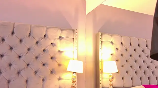 Snapshot of EllaEvanz chatting on February 5, 2026, 8:57 pm EllaEvanz online show from February 5, 2026, 8:57 pm