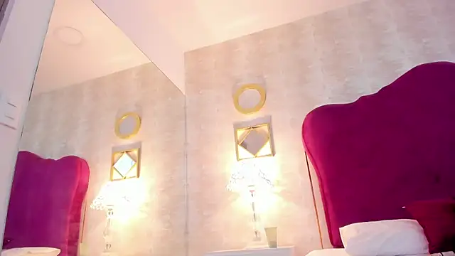 Snapshot of EllaEvanz chatting on February 26, 2026, 10:53 pm EllaEvanz online show from February 26, 2026, 10:53 pm