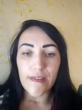 ArianaXFresh online show from November 18, 2025, 10:41 am