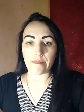 ArianaXFresh online show from November 21, 2025, 7:40 am