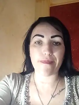 ArianaXFresh online show from November 24, 2025, 8:14 am