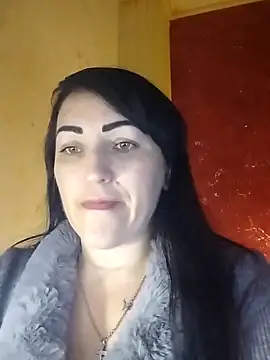 ArianaXFresh online show from December 5, 2025, 8:34 am