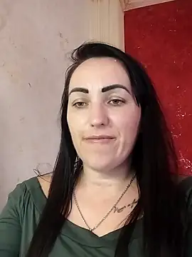 ArianaXFresh online show from December 17, 2025, 11:05 am