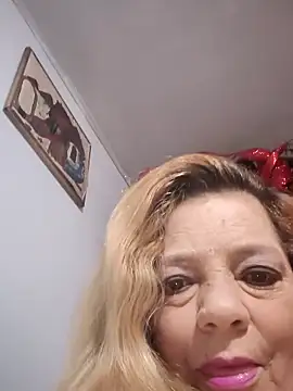 karlaanqui1 online show from December 21, 2025, 10:44 am