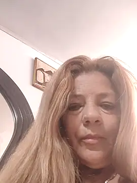 karlaanqui1 online show from February 13, 2026, 2:46 pm