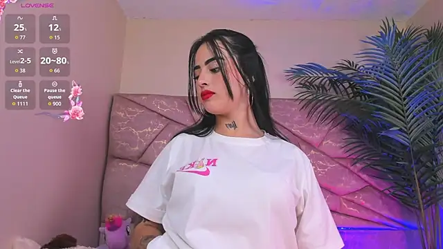  Naomi Fox  online show from December 20, 2025, 4:52 am