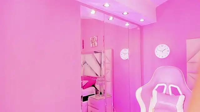 Snapshot of Sara_connor01 chatting on November 26, 2025, 7:48 pm Sara connor01 online show from November 26, 2025, 7:48 pm