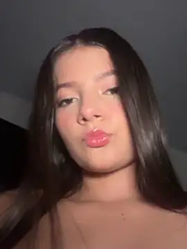 Snapshot of EmmiiGlow chatting on February 10, 2026, 6:28 am EmmiiGlow online show from February 10, 2026, 6:28 am