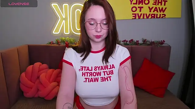 Erica Nelson online show from November 30, 2025, 1:31 am