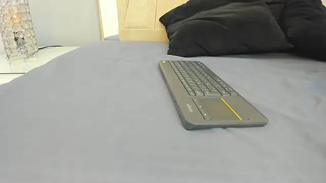 Ashton  Montana online show from November 24, 2025, 7:57 pm