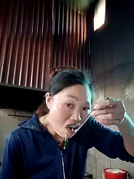 blonde blg online show from November 26, 2025, 5:08 am