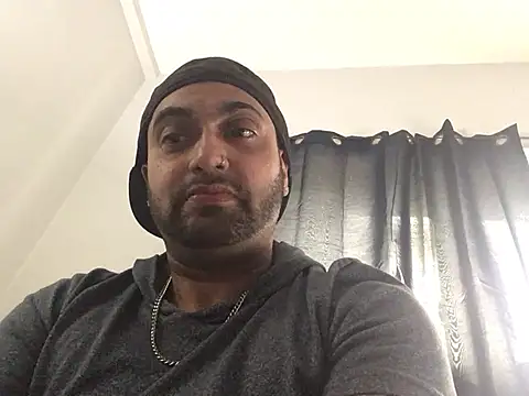 juicythickclit69 online show from May 29, 2026, 9:35 pm