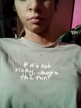 Snapshot of Your___Moonlight chatting on November 11, 2025, 8:31 pm Your Moonlight online show from November 11, 2025, 8:31 pm