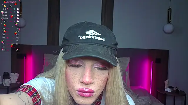 Snapshot of 1lola4ka chatting on February 11, 2026, 6:40 am 1lola4ka online show from February 11, 2026, 6:40 am