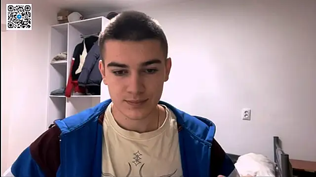 Snapshot of _BarePulse chatting on February 4, 2026, 9:09 pm BarePulse online show from February 4, 2026, 9:09 pm