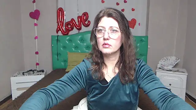 Snapshot of RoseHille chatting on February 19, 2026, 6:04 pm RoseHille online show from February 19, 2026, 6:04 pm