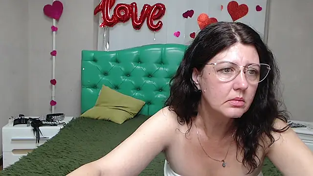 Snapshot of RoseHille chatting on July 14, 2026, 5:07 pm RoseHille online show from July 14, 2026, 5:07 pm