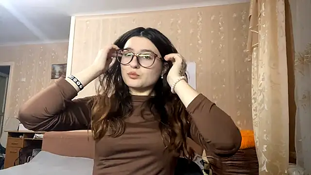 Snapshot of DonnieBooton chatting on November 21, 2025, 1:10 pm DonnieBooton online show from November 21, 2025, 1:10 pm