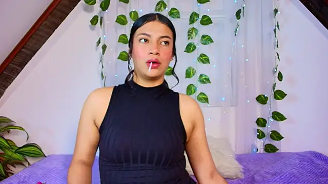 lucia sweeet online show from December 20, 2025, 5:42 pm