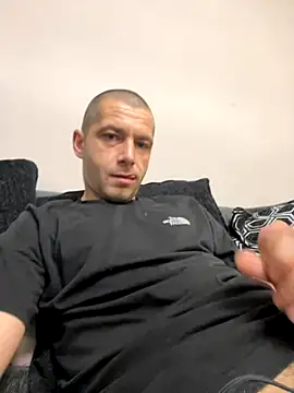 Kinkycouple142 online show from November 11, 2025, 7:47 pm