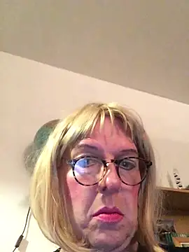 simone xdressing online show from January 19, 2025, 12:49 am