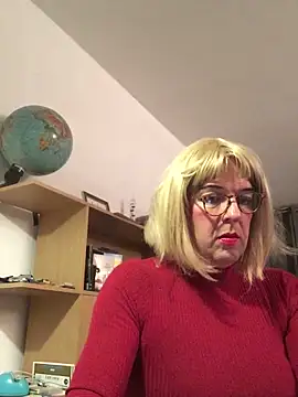 simone xdressing online show from October 26, 2025, 12:05 am