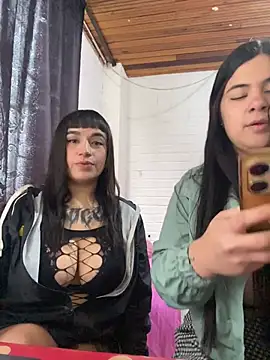 silvana dani  online show from November 10, 2025, 1:43 pm