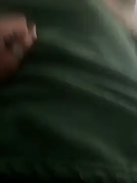 Snapshot of simeonehivd chatting on April 16, 2026, 3:24 pm simeonehivd online show from April 16, 2026, 3:24 pm