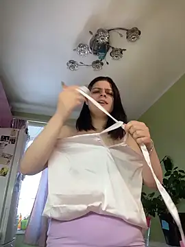 Snapshot of Dona_Mafia chatting on February 2, 2026, 11:36 pm Dona Mafia online show from February 2, 2026, 11:36 pm