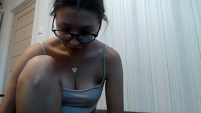 Snapshot of your__gena chatting on November 14, 2025, 12:15 pm your gena online show from November 14, 2025, 12:15 pm