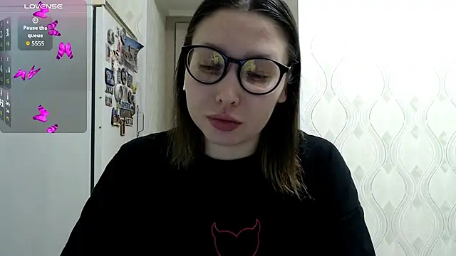 Snapshot of your__gena chatting on February 4, 2026, 3:29 pm your gena online show from February 4, 2026, 3:29 pm