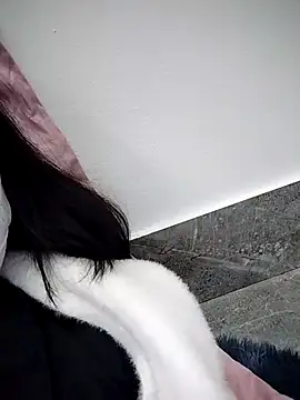   Anna    online show from December 18, 2025, 4:35 pm