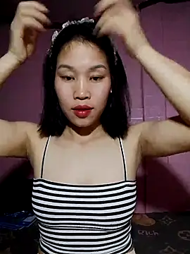 Snapshot of Cloud-wh chatting on February 12, 2026, 12:11 pm Cloud-wh online show from February 12, 2026, 12:11 pm