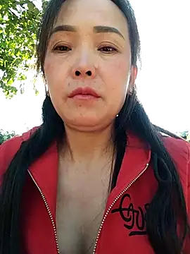 Feeling-hot online show from November 20, 2025, 7:19 am