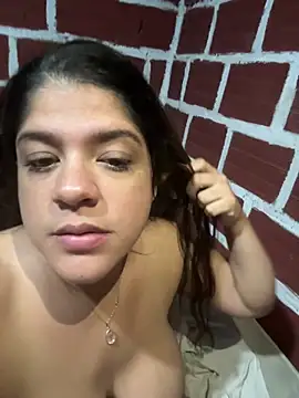 Snapshot of diamore3377 chatting on February 15, 2026, 7:51 am diamore3377 online show from February 15, 2026, 7:51 am