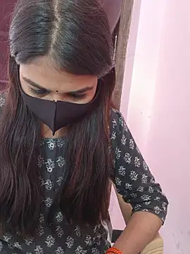 Iamyourdarling online show from November 14, 2025, 7:07 am