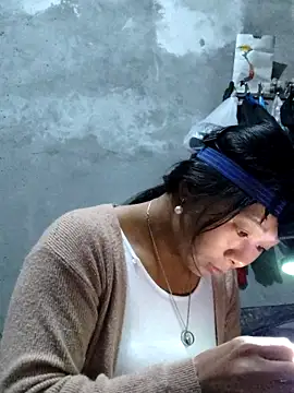 vangkt-cute online show from November 18, 2025, 2:50 am