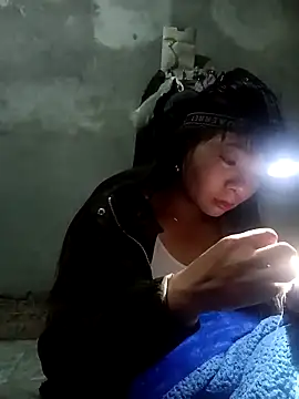 vangkt-cute online show from December 13, 2025, 8:14 pm