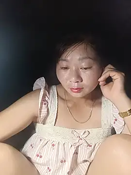 vangkt-cute online show from July 9, 2026, 8:02 pm