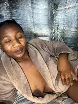 Snapshot of Berries_ chatting on November 27, 2025, 6:32 pm Berries online show from November 27, 2025, 6:32 pm