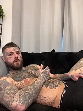 magicmichaell online show from April 14, 2026, 2:23 pm