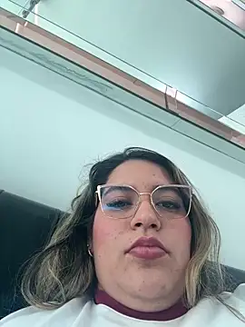 Amira Malia online show from May 16, 2026, 4:28 pm